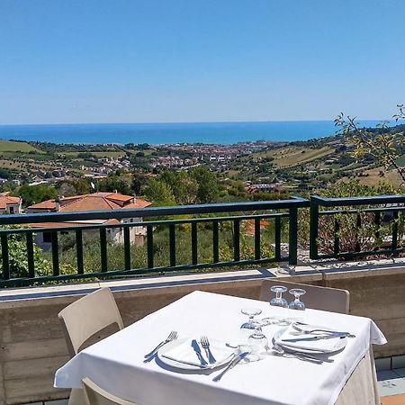 Hotel Ristorante Il Grillo Acquaviva Picena Dış mekan fotoğraf