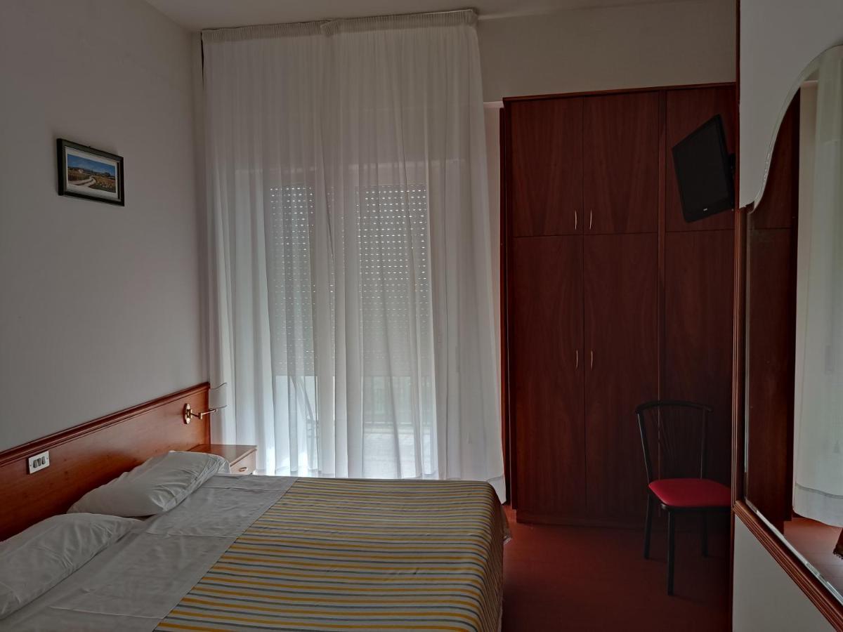 Hotel Ristorante Il Grillo Acquaviva Picena Dış mekan fotoğraf