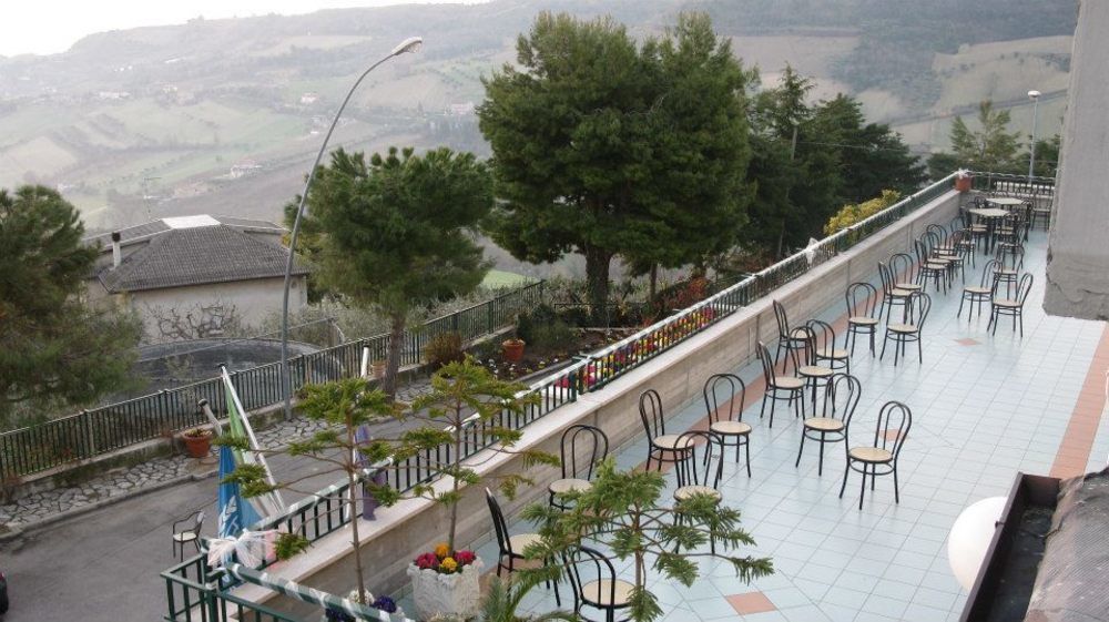 Hotel Ristorante Il Grillo Acquaviva Picena Dış mekan fotoğraf