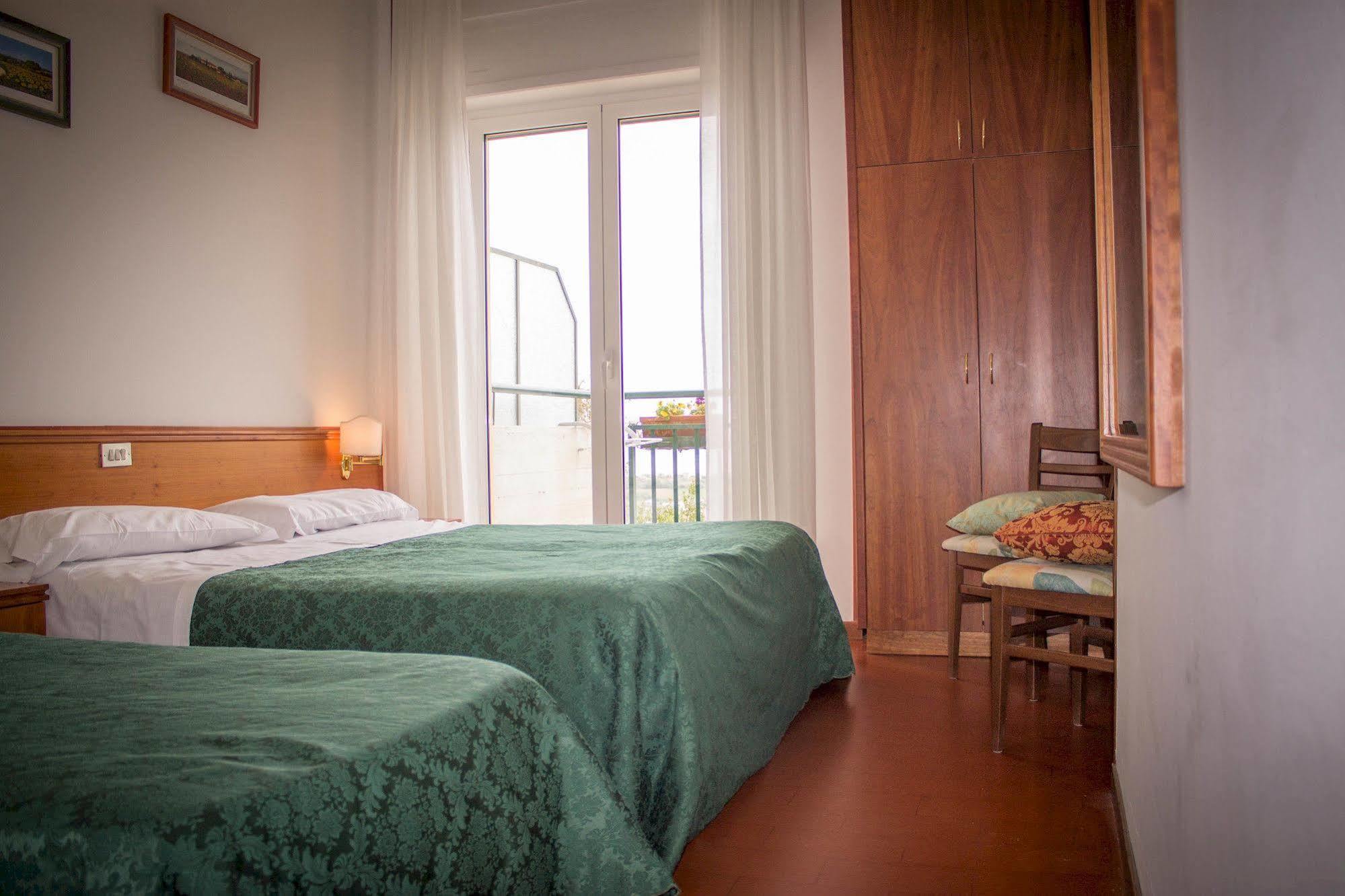 Hotel Ristorante Il Grillo Acquaviva Picena Dış mekan fotoğraf